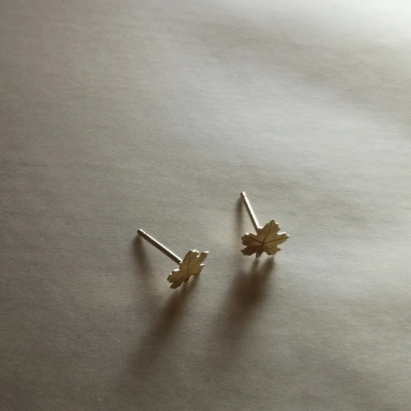 Jewelry - 14kt gold maple  leaf studs
